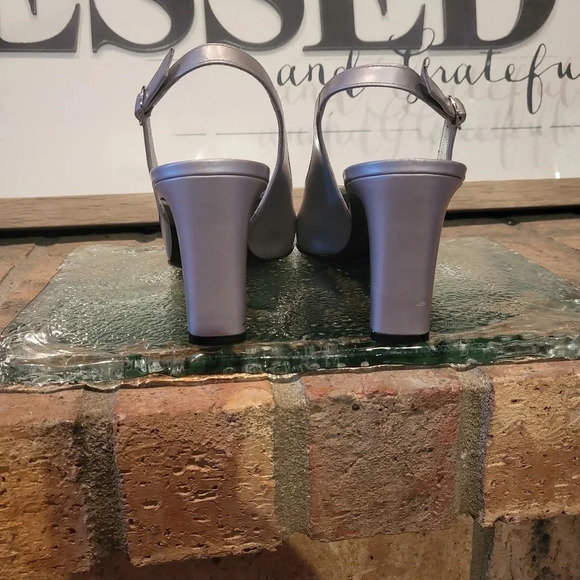 St. John Silver Pumps Heels Made in Italy - Picture 4 of 16